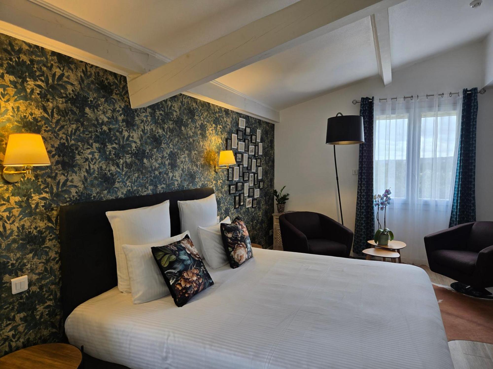 Hotel Le Saint-Genies Uzes Exterior photo